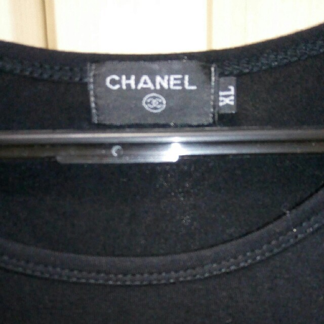 CHANEL(シャネル)のUSED CHANELシャネルの黒の長袖カットソー　XLサイズ　送料込み！ レディースのトップス(カットソー(長袖/七分))の商品写真