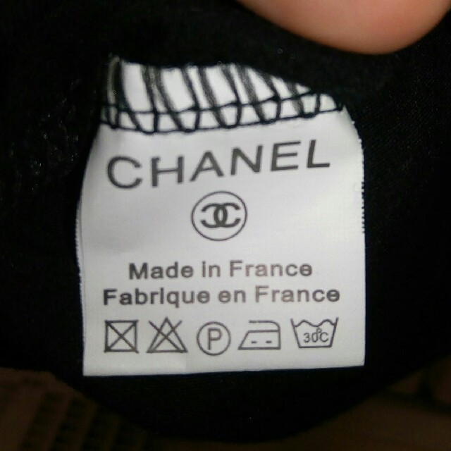 CHANEL(シャネル)のUSED CHANELシャネルの黒の長袖カットソー　XLサイズ　送料込み！ レディースのトップス(カットソー(長袖/七分))の商品写真