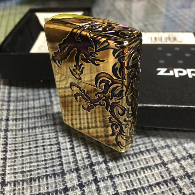 ZIPPO(ジッポー)のzippo  ゴールド  ドラゴン  美品 メンズのファッション小物(タバコグッズ)の商品写真