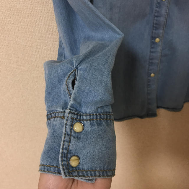 ZARA(ザラ)のZARA デニムシャツ レディースのトップス(シャツ/ブラウス(長袖/七分))の商品写真