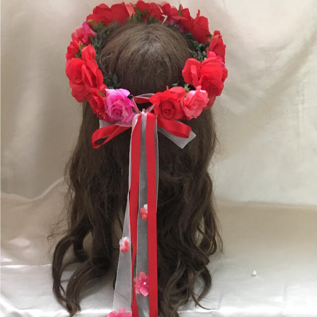 赤系 ボリューム 花かんむり♡赤、濃いピンク ハンドメイドのアクセサリー(ヘアアクセサリー)の商品写真