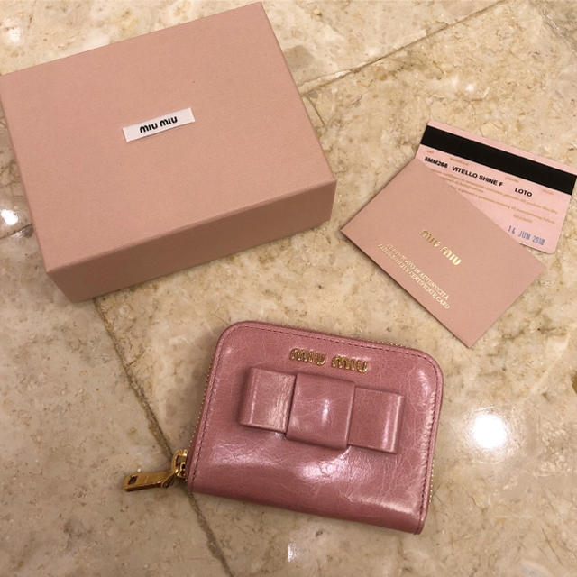 新品♡miumiuリボンミニウォレット お洒落 レディース | bca.edu.gr