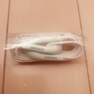 サムスン(SAMSUNG)のイヤホン samsung GALAXY(ヘッドフォン/イヤフォン)