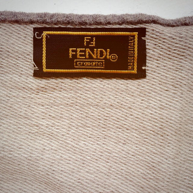 FENDI(フェンディ)のFENDIマフラー レディースのファッション小物(マフラー/ショール)の商品写真