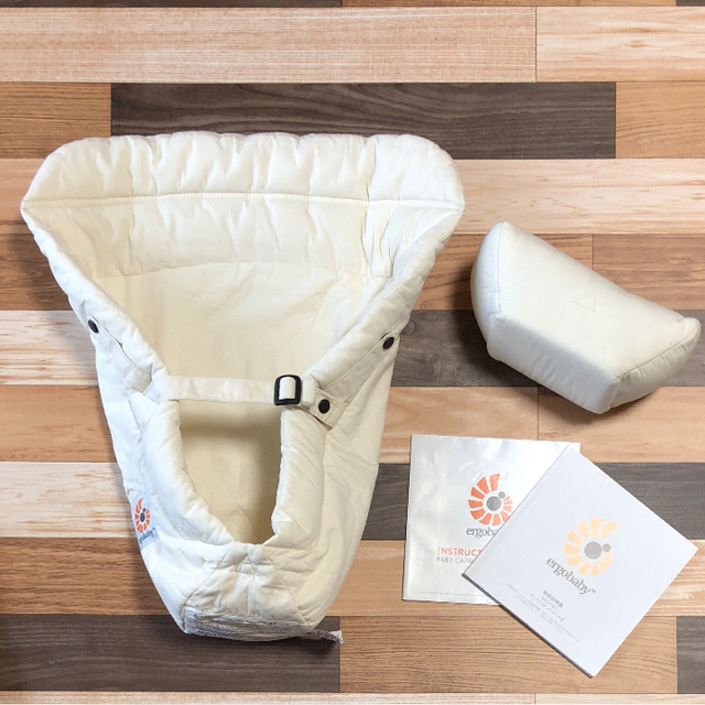 Ergobaby(エルゴベビー)のインサート♡セット購入でお値引きします‼︎ キッズ/ベビー/マタニティの外出/移動用品(抱っこひも/おんぶひも)の商品写真