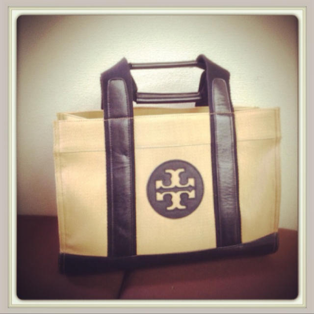 Tory Burch - トリーバーチ♡たっぷりストロートート