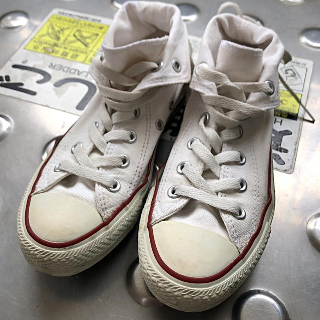 CONVERSE(コンバース)のコンバースホワイトスニーカー 23.5 ハイカット 白 レディースの靴/シューズ(スニーカー)の商品写真