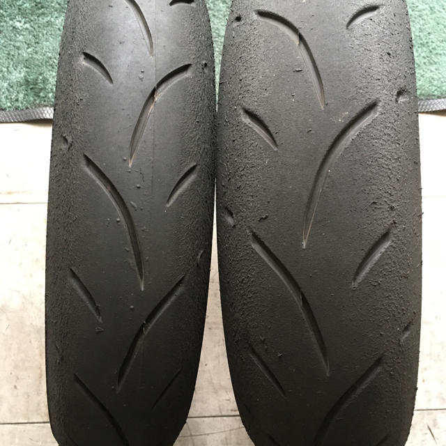 BRIDGESTONE(ブリヂストン)の値下げ 中古12インチ レースタイヤ バトラックスS01 S02 自動車/バイクのバイク(パーツ)の商品写真