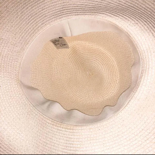 UNIQLO(ユニクロ)のユニクロ つば広 麦わら帽子 UV対策 レディースの帽子(麦わら帽子/ストローハット)の商品写真