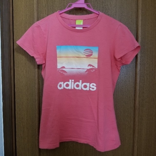 アディダス(adidas)のadidasレディースTシャツ(Tシャツ(半袖/袖なし))