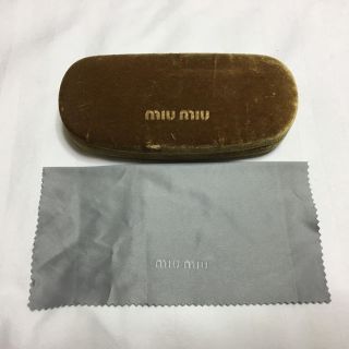 ミュウミュウ(miumiu)の値下げ☆ミュウミュウ メガネケース スウェード ゴールド(サングラス/メガネ)