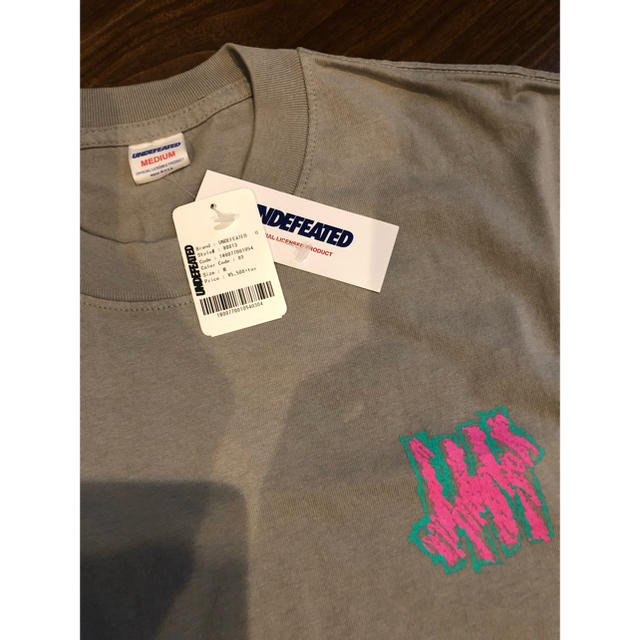 UNDEFEATED(アンディフィーテッド)の【定価以下／新品未使用】UNDEFEATED Tシャツ Mサイズ メンズのトップス(Tシャツ/カットソー(半袖/袖なし))の商品写真