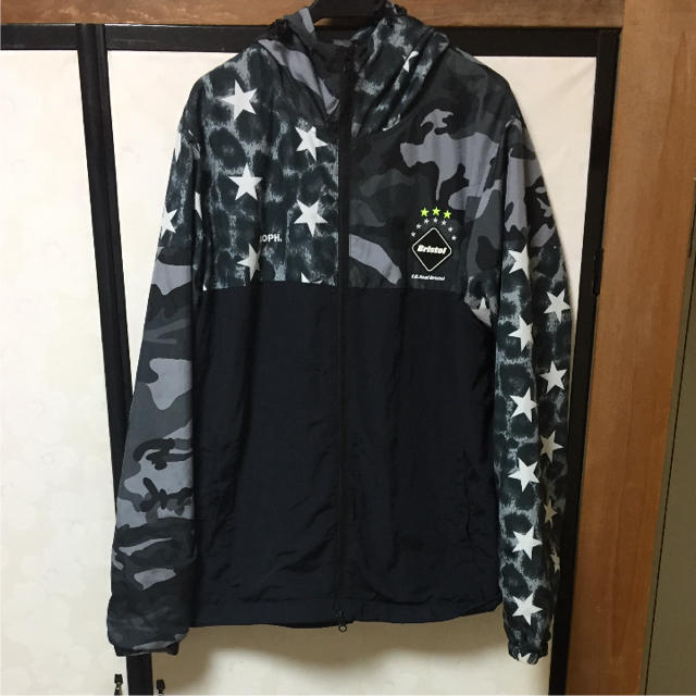 ソフ F.C.Real Bristol ブリストルのナイロンパーカー
