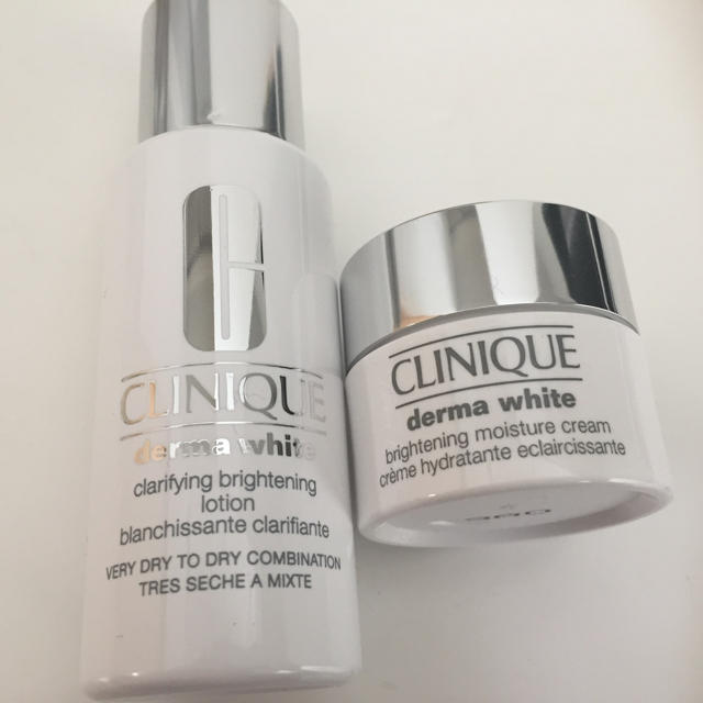 CLINIQUE(クリニーク)の新品☆CLINIQUE ダーマホワイト セット コスメ/美容のベースメイク/化粧品(その他)の商品写真