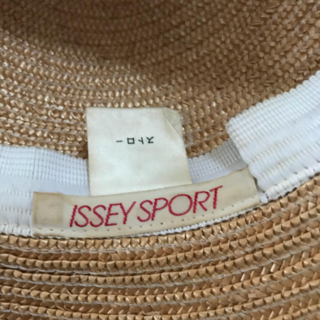 ISSEY MIYAKE(イッセイミヤケ)のイッセイミヤケ  ストローハット メンズの帽子(ハット)の商品写真