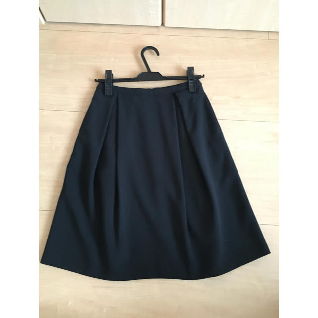 Jewel Changes(ジュエルチェンジズ)のジュエルチェンジズ  黒スカート 新品未使用 レディースのスカート(ひざ丈スカート)の商品写真