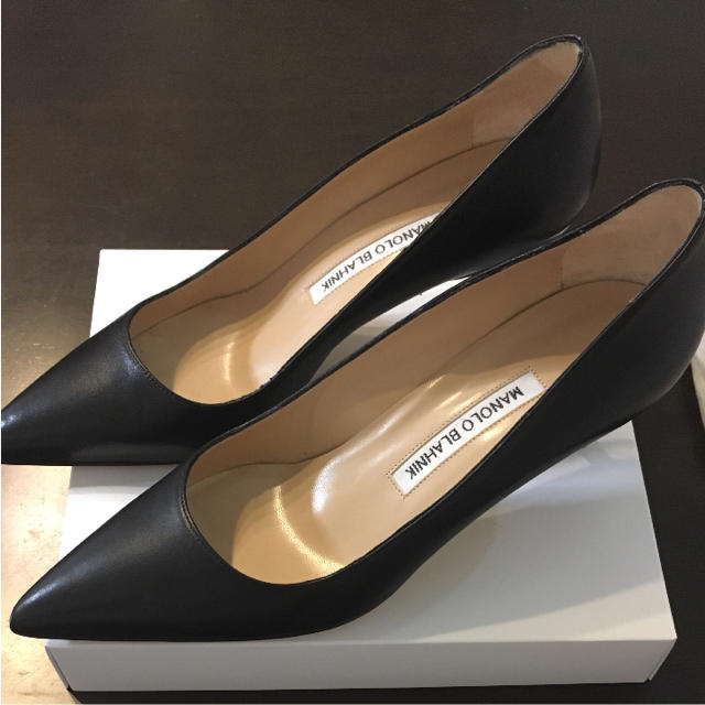 MANOLO BLAHNIK(マノロブラニク)の専用品マロノブラニク パンプス 試着のみ品 レディースの靴/シューズ(ハイヒール/パンプス)の商品写真