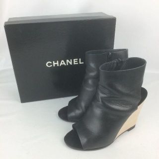 シャネル(CHANEL)のLilly様専用　CHANEL　ショートブーツ（箱付き）(ブーツ)