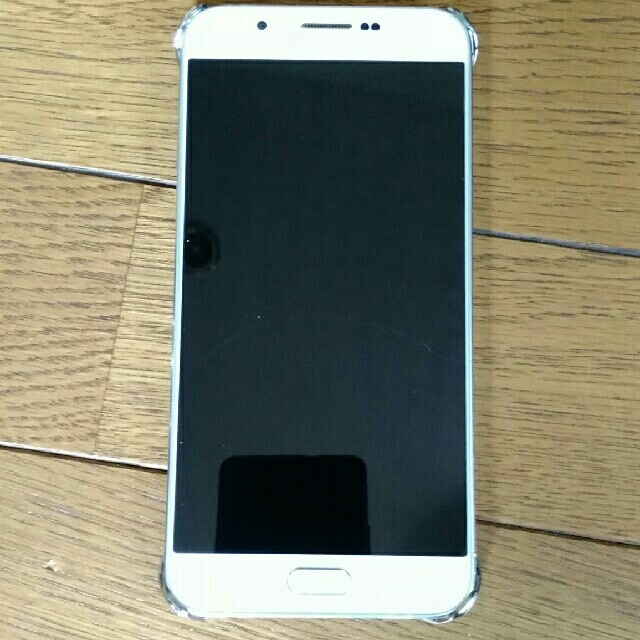 au GALAXY A8 SCV32 SIMロック解除済み 画面ヒビ有り au GALAXY A8 SCV32 SIMロック解除済み 画面ヒビ有り
