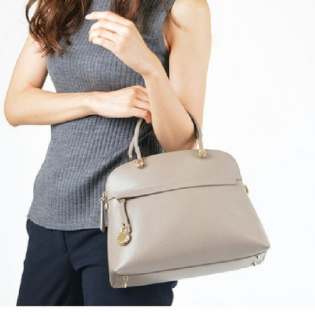 ショッピング超高品質 FURLA フルラ パイパー サッビア グレージュ