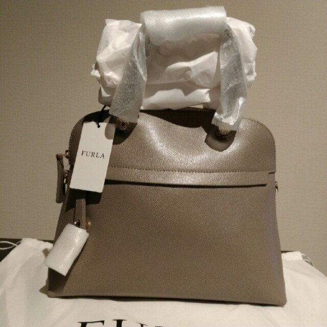 FURLA　フルラ　パイパー　サッビア グレージュ