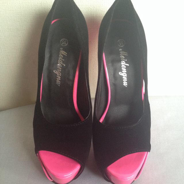 新品☆ブラック×ピンクハイヒール！！ レディースの靴/シューズ(ハイヒール/パンプス)の商品写真