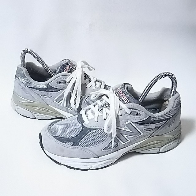 New Balance(ニューバランス)の定3万USA製限定!ニューバランス990大人のビンテージスニーカー希少灰銀最安値 レディースの靴/シューズ(スニーカー)の商品写真