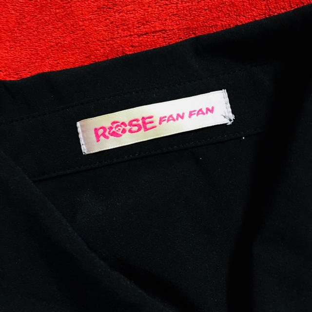 ROSE FANFAN(ローズファンファン)のローズファンファン 袖レースバイカラーブラウス レディースのトップス(シャツ/ブラウス(半袖/袖なし))の商品写真