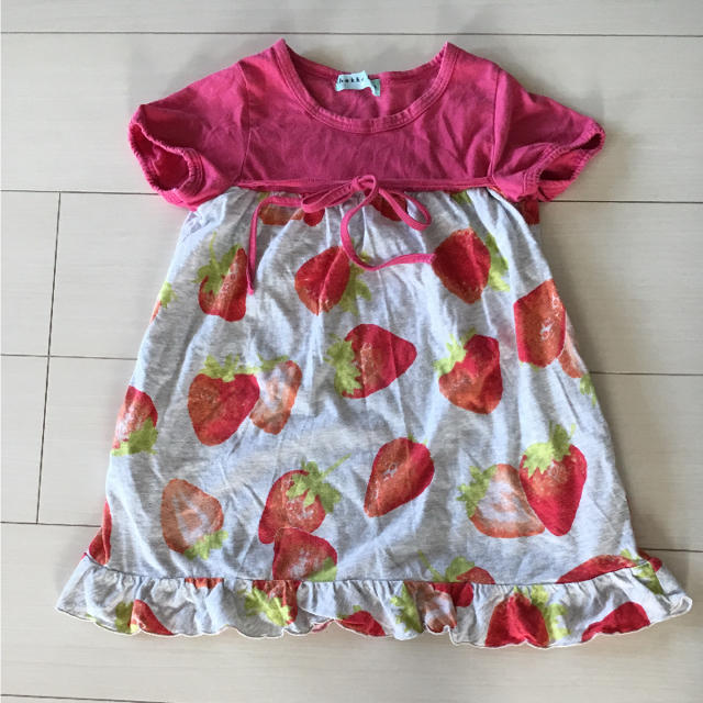 hakka kids(ハッカキッズ)のハッカキッズ いちご ワンピース 110 キッズ/ベビー/マタニティのキッズ服女の子用(90cm~)(ワンピース)の商品写真