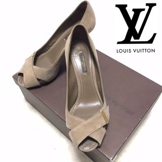 ルイヴィトン(LOUIS VUITTON)の【正規品】ルイヴィトン/ヒール/オープントゥ/パンプス/スエード/グレーベージュ(ハイヒール/パンプス)