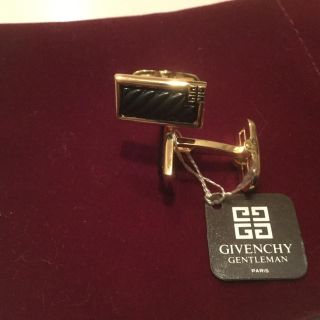 ジバンシィ(GIVENCHY)のジバンシィ新品未使用カフス(カフリンクス)