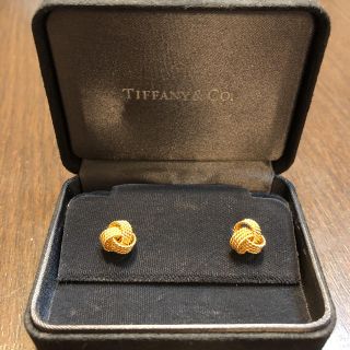 ティファニー(Tiffany & Co.)のティファニー  ノットピアス 750ゴールド 土日限定価格(ピアス)