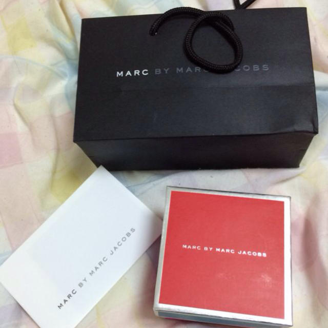 MARC BY MARC JACOBS(マークバイマークジェイコブス)のバングル ピアス レディースのアクセサリー(ブレスレット/バングル)の商品写真