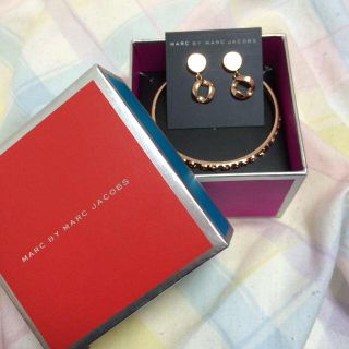 マークバイマークジェイコブス(MARC BY MARC JACOBS)のバングル ピアス(ブレスレット/バングル)