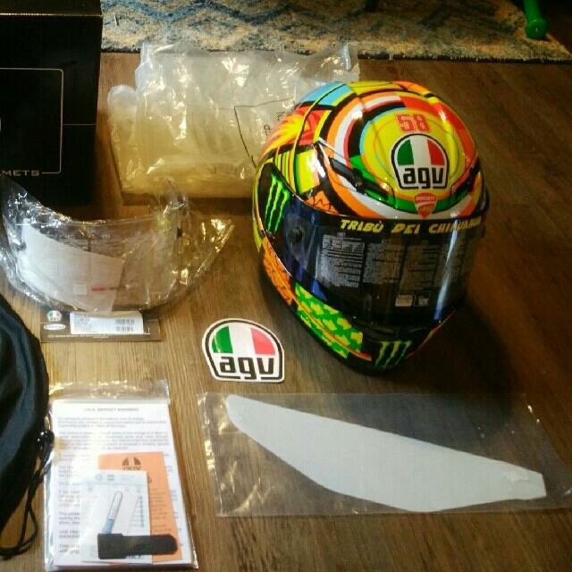 上品 AGV GP-TechElements ロッシレプリカ Mサイズ ヘルメット/シールド