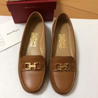 サルヴァトーレフェラガモ(Salvatore Ferragamo)の週末セール♡ 美品 フェラガモ  ガンチーニ ドライビングシューズ 5 1/2M(ローファー/革靴)