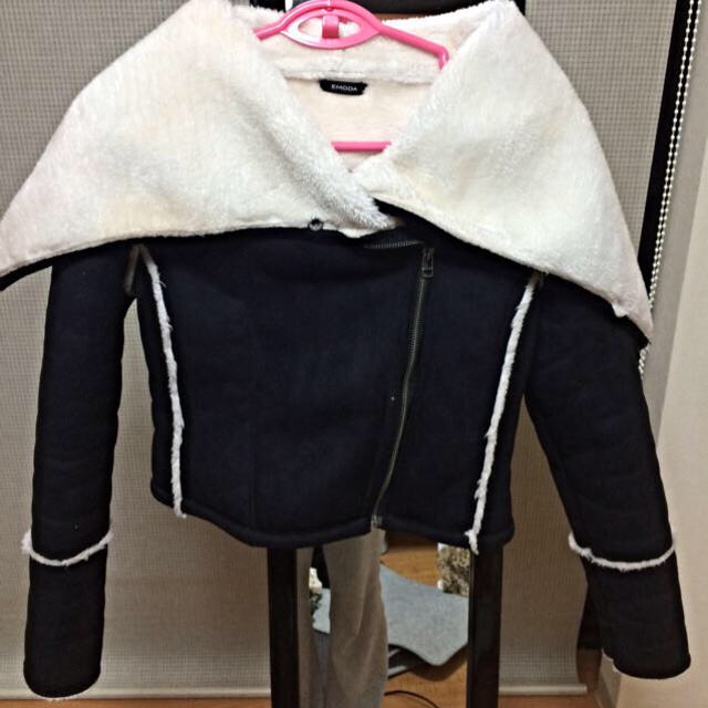 EMODA(エモダ)のEMODAムートンコート レディースのジャケット/アウター(ライダースジャケット)の商品写真