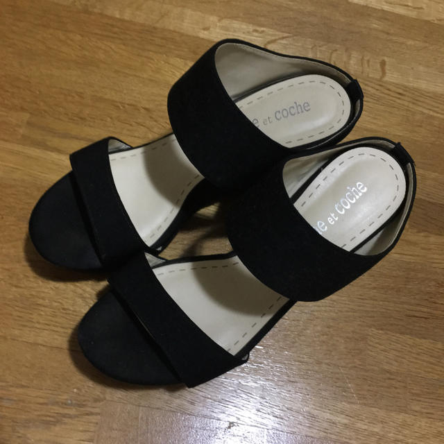 黒 厚底サンダル 美品 レディースの靴/シューズ(ハイヒール/パンプス)の商品写真