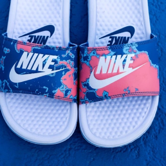 NIKE - NIKEベナッシ新作カラー25~28センチ の通販 by Buono!'s NIKE - NIKEベナッシ新作カラー25~28センチ の通販 by Buono!'s