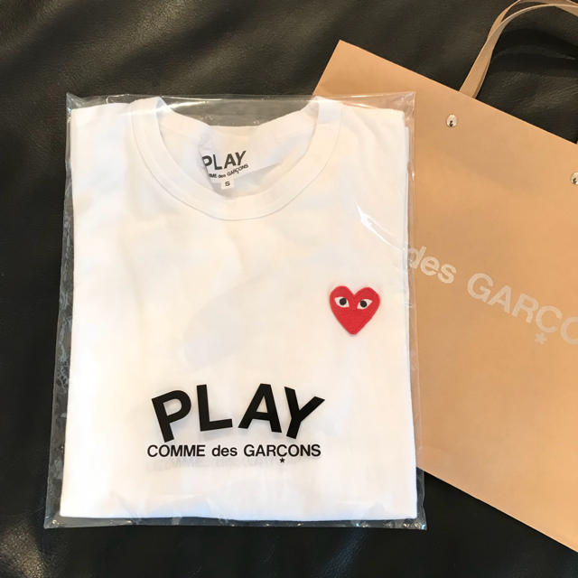 COMME des GARCONS(コムデギャルソン)のコム・デ・ギャルソン ★入手困難 PLAY シャツ★  レディースのトップス(Tシャツ(半袖/袖なし))の商品写真