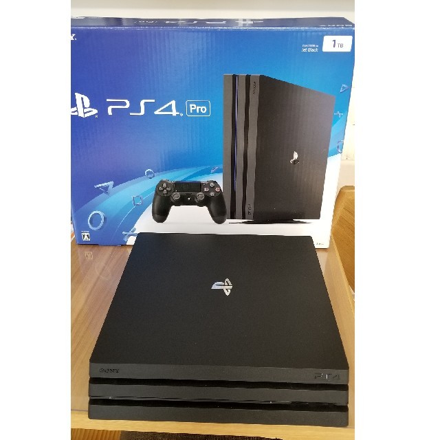 PS4pro 美品　コントローラー充電スタンド付家庭用ゲーム機本体