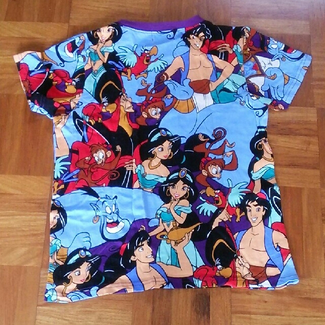 Disney(ディズニー)の130cm ディズニーシーTシャツ アラジン♪サイズ違いでアリエルも出品中♪ キッズ/ベビー/マタニティのキッズ服女の子用(90cm~)(Tシャツ/カットソー)の商品写真