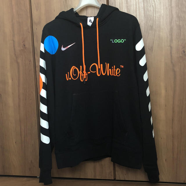 off-white×NIKEパーカー