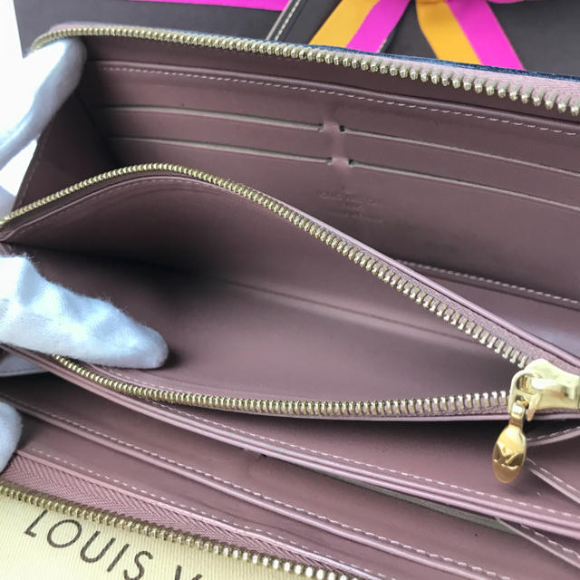 LOUIS VUITTON(ルイヴィトン)のルイヴィトン  ジッピーウォレット  ローズヴェルール  モノグラム  エナメル レディースのファッション小物(財布)の商品写真