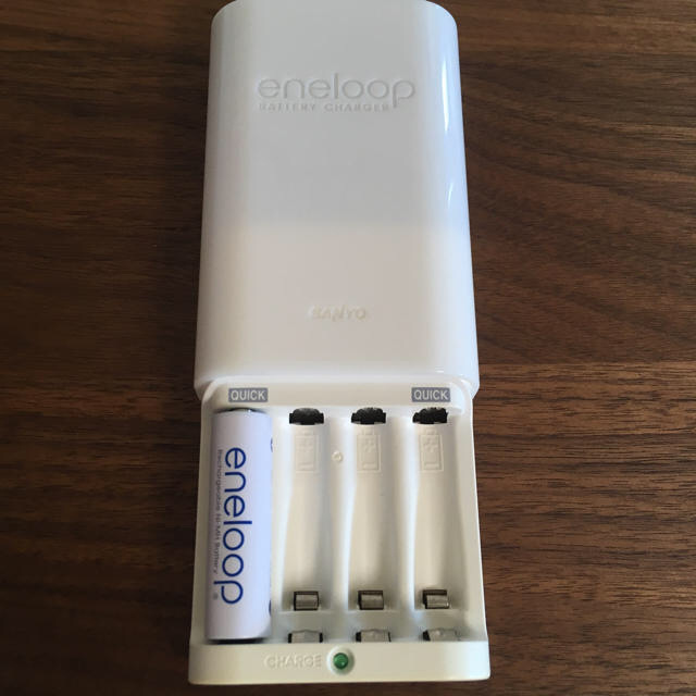 SANYO(サンヨー)のeneloop 充電器 スマホ/家電/カメラのスマートフォン/携帯電話(バッテリー/充電器)の商品写真