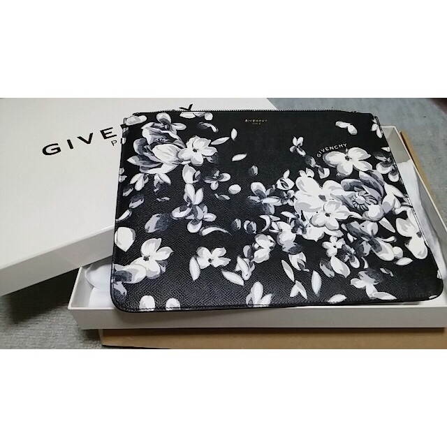 独特な 【送料無料】 GIVENCHY クラッチバッグ フラワー ジバンシー