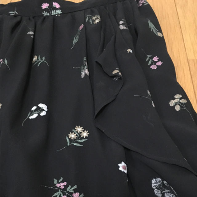 MISCH MASCH(ミッシュマッシュ)の専用 ミッシュマッシュ  花柄スカート レディースのスカート(ロングスカート)の商品写真