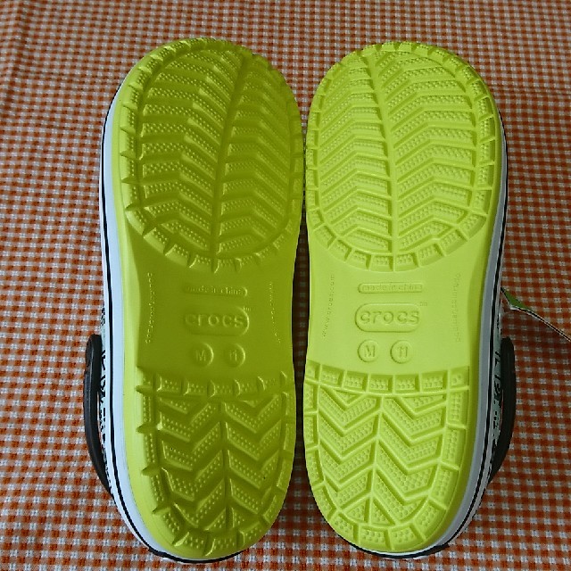 crocs(クロックス)のクロックスCrocband Graphic II M11 BK&テニスボールGN メンズの靴/シューズ(サンダル)の商品写真