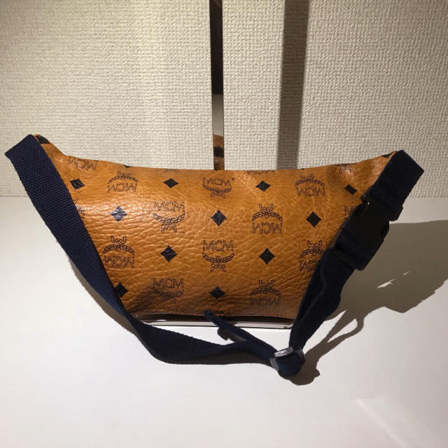 MCM(エムシーエム)のMCM ウエストバッグ ロゴグラム モノグラム柄 ショルダー ポーチ レディースのバッグ(ボディバッグ/ウエストポーチ)の商品写真