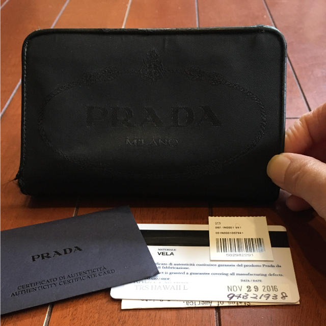 PRADA(プラダ)の✨レアPRADA  刺繍ロゴ ジャンク二つ折り財布✨ レディースのファッション小物(財布)の商品写真